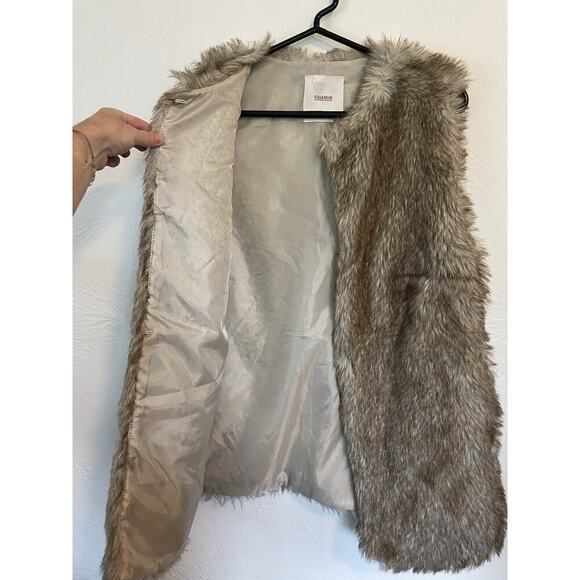 Pull And‎ Bear Faux Fur Vest Women’s Size L - Neutral Mobwife Statement Piece - Picture 2 of 8